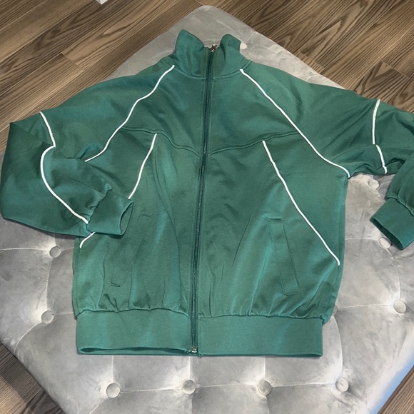 Two piece set - Picture 4 of 6